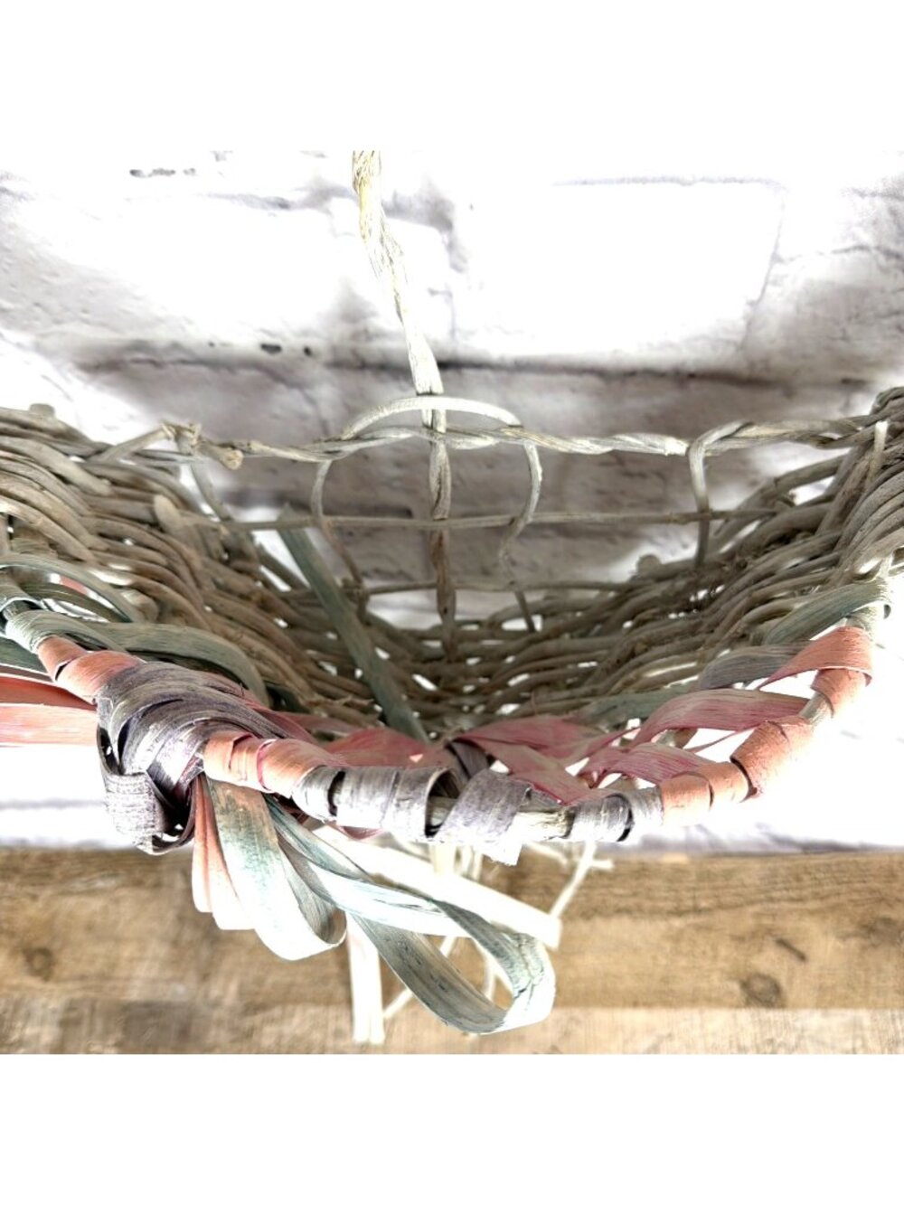 VTG Shabby Chic Cottage Core Wicker Heart Wall Basket Pink Floral Towel Holder - Picture 6 of 16